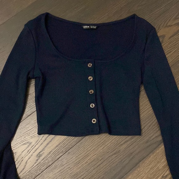 Bought from SHIEN, navy blue, size extra small button up crop top - Picture 1 of 3